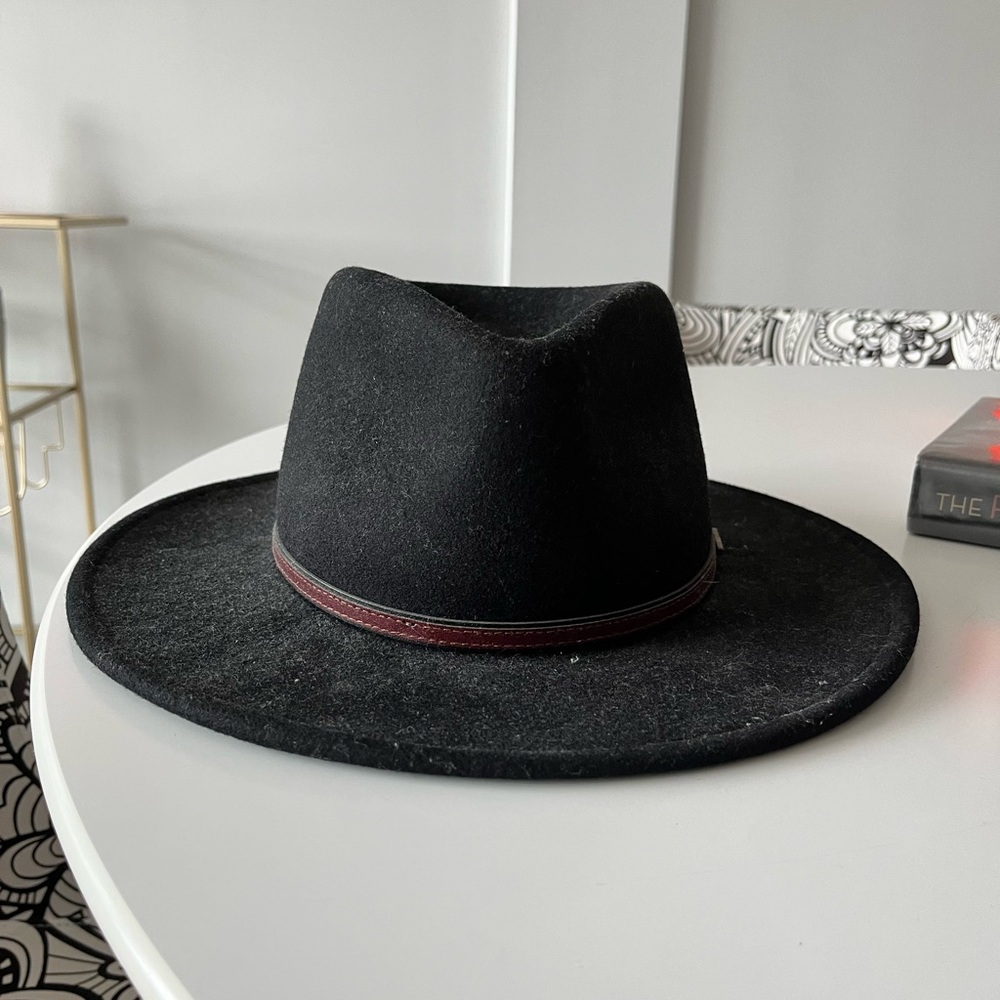 Stetson Bozeman western hat; fits 7 1/8 (medium), black with band
